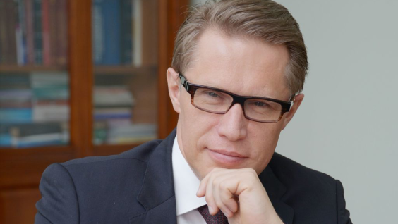 Министр здравоохранения РФ Михаил Мурашко поздравил работников системы здравоохранения с Днём наставника.