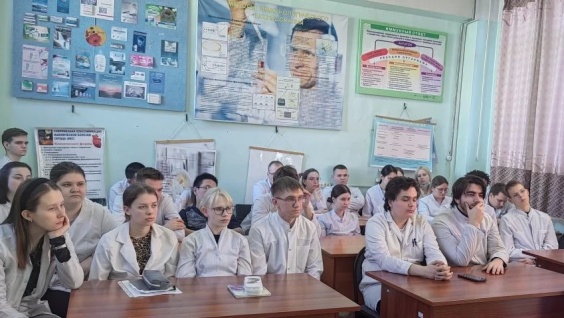 Студенты четвёртого курса встретились с заведующей клинико-диагностического отделения городской клинической больницы