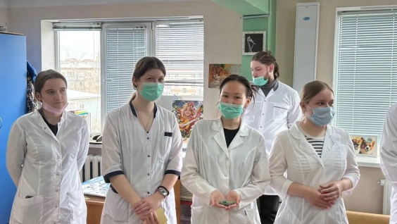 Студенты четвёртого курса устроили праздник для маленьких пациентов Детской городской клинической больницы города Благовещенска