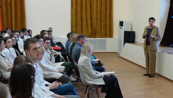 Студенты второго курса Амурской ГМА встретились с и. о. ректора, проректорами и деканами