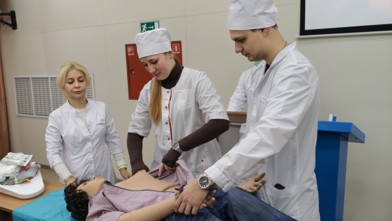 У студентов первого курса началась первая учебная практика