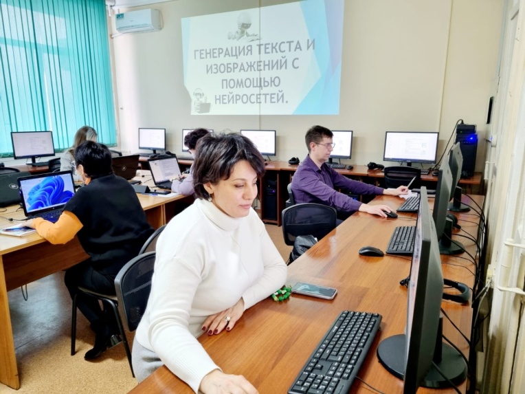 Нейросети в помощь. Преподаватели академии осваивают возможности искусственного интеллекта