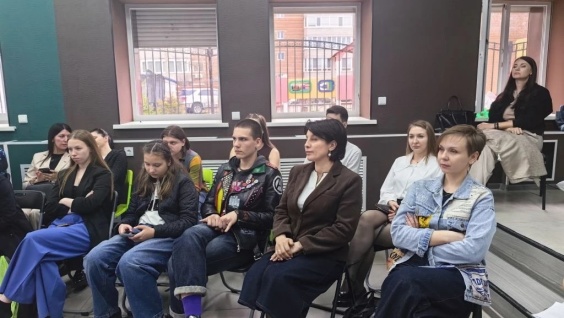 Делегация от Амурской ГМА приняла участие в городском семинаре «Нейросеть — инструмент будущего в руках профессионала»
