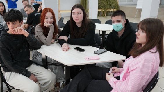 Игра «Я только спросить» прошла в Амурской ГМА для студентов первого курса