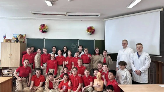 Студенты Амурской ГМА встретились с учащимися школы №28 города Благовещенска