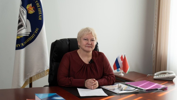 Поздравление ректора с 8 марта.