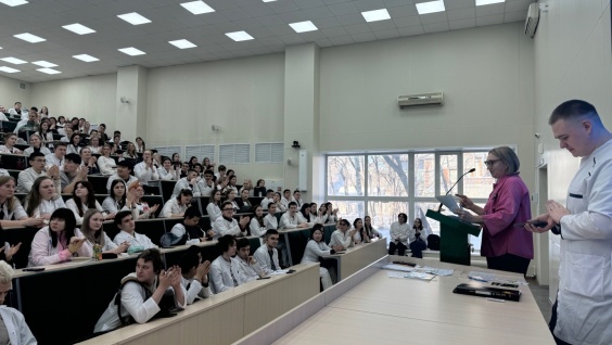 Второкурсники обсудили на курсовом собрании планы на новый семестр