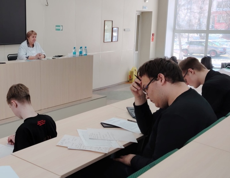 Подведены итоги олимпиады школьников «Химия – основа  современной медицины»