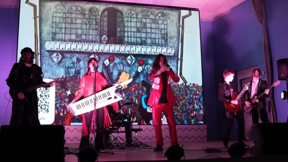 Путешествие по медакадемии устроили студенты первого курса для зрителей фестиваля «Студенческая весна»