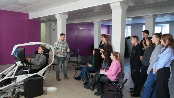 Научно-технический клуб Амурской ГМА представил свою разработку многофункционального автоспортивного симулятора, который в перспективе может использоваться в реабилитации пациентов с нарушениями когнитивных функций головного мозга