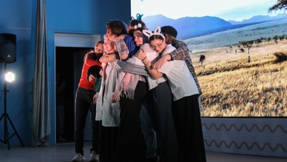 «Рецепт народного единства»: медицину и литературу объединили в своём выступлении второкурсники Амурской ГМА в рамках фестиваля «Студенческая весна»