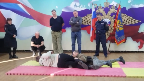 Преподаватель Амурской ГМА провёл уроки оказания первой помощи и самопомощи в боевых и экстремальных условиях для сотрудников МВД