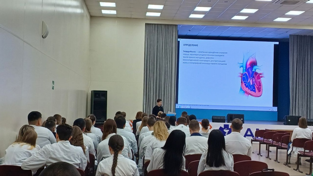 Врожденным порокам развития посвятили конференцию на третьем курсе
