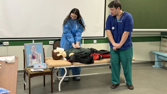В Архаринской районной больнице прошёл День открытых дверей для старшеклассников из школы имени А П. Гайдара
