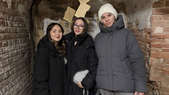 Студенты медакадемии послушали стихи о блокаде в подвале БГПУ