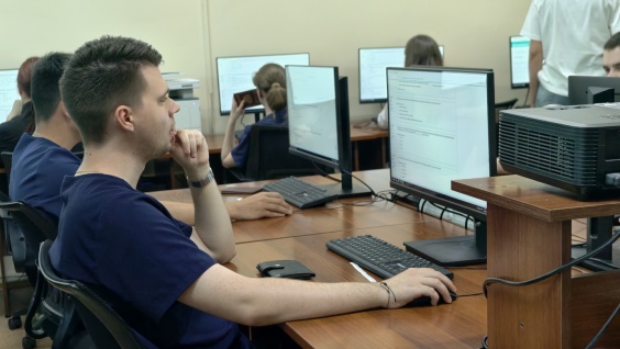 Два новых компьютерных класса оборудованы на факультете последипломного образования