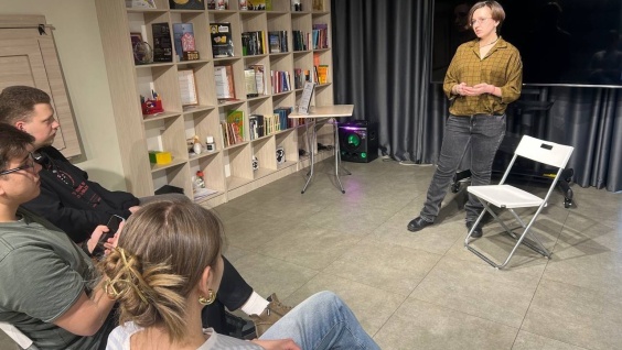 Студенты старших курсов поговорили с ординатором о работе врача-онколога в рамках проекта «Равный равному»